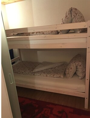 Unclassified image, 4 of 24, button - Som Barnagn 7 Appartement/Fewo, Bad, WC, 3 Schlafräume by Interhome (Savognin)