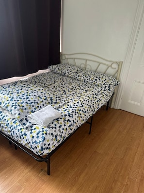 Room - Modern Queens Quay 2BR by Toronto Waterfront (Toronto)