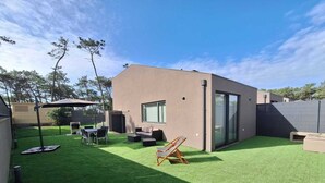 Outdoor dining - House 6 (Esposende)