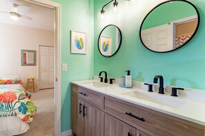 Room - Caribe Villa Brisa -Disney is only 6 miles away (Clermont)