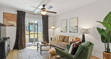Savannah, 2bed/2bath, Pet Friendly