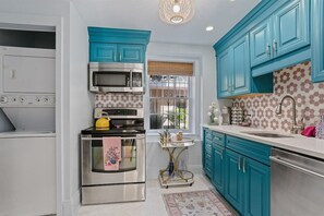 Private kitchen - Downtown Savannah * Fun Studio on Jones Street * Walk to Forsyth * Dogs OK (Savannah)