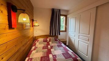 2 Schlafzimmer, Reisekinderbett, WLAN