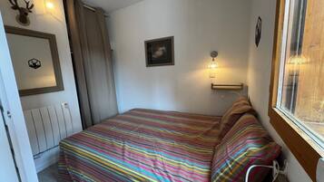 2 soverom og reiseseng for barn