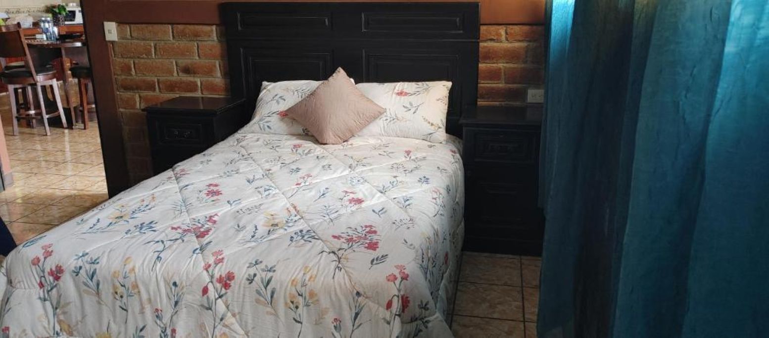 3 bedrooms, iron/ironing board, WiFi