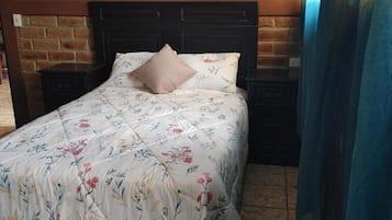 3 bedrooms, iron/ironing board, WiFi
