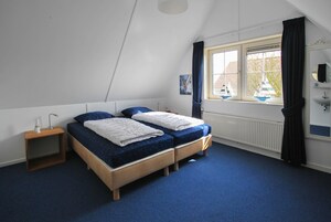 House | 3 bedrooms, iron/ironing board, individually furnished, bed sheets