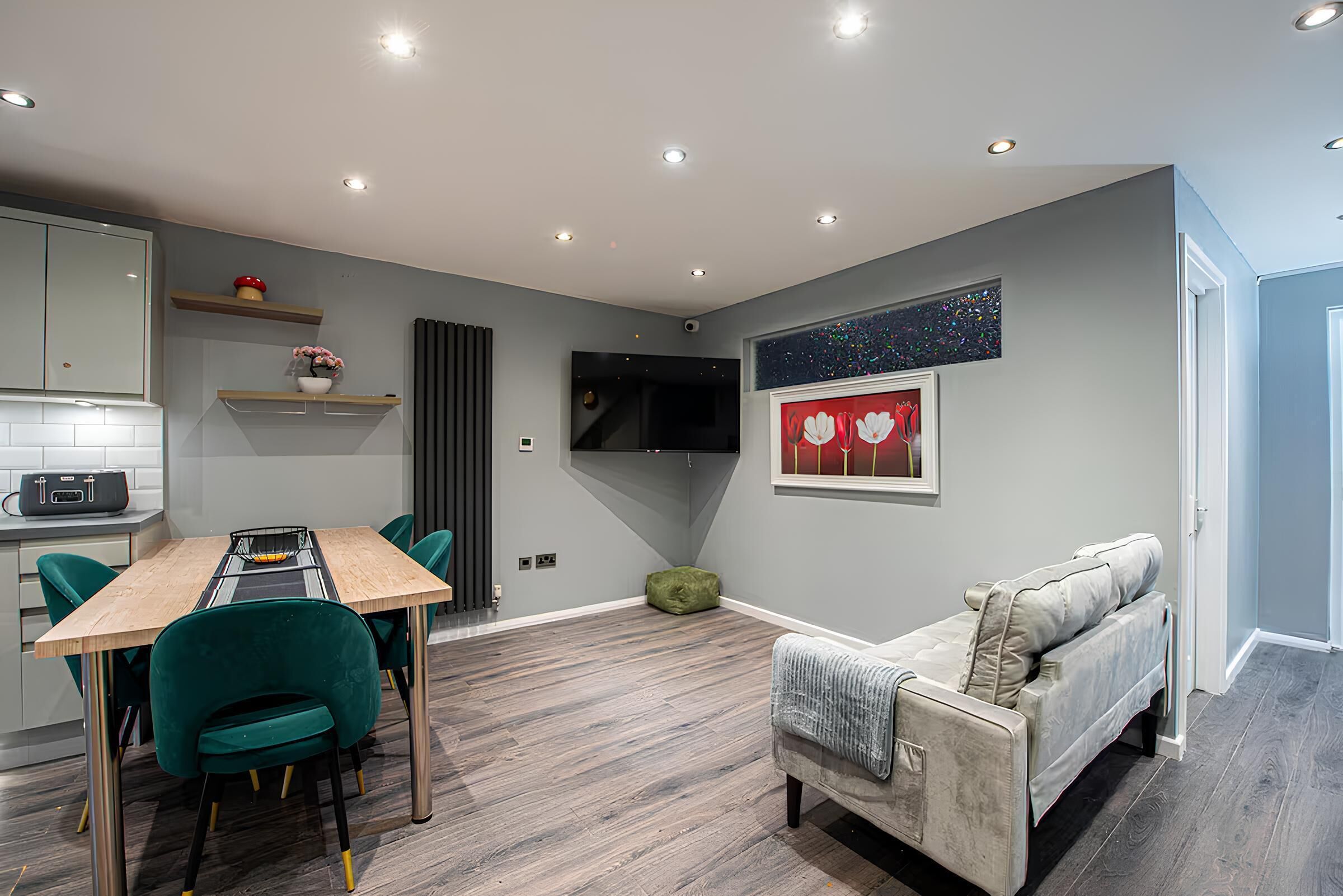 Luxury 4br House|contractors  Corporate Jacuzzi - Barnes