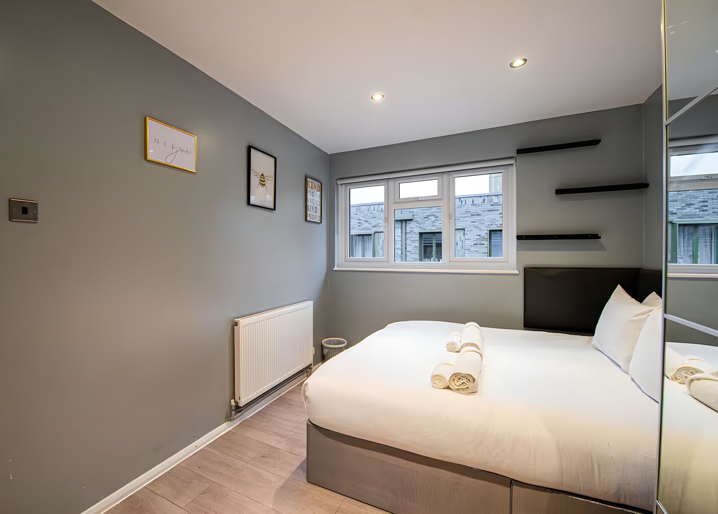 4 Schlafzimmer, Schreibtisch, Bügeleisen/Bügelbrett, kostenloses WLAN
