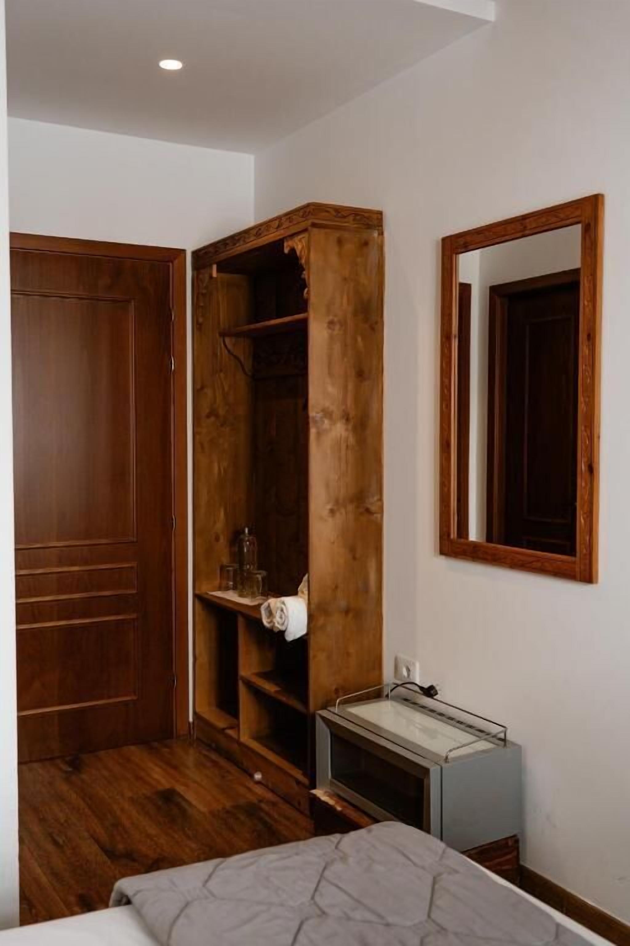 Quarto casal luxo, sacada, vista para a cidade | Quartos à prova de som, Wi-Fi de cortesia