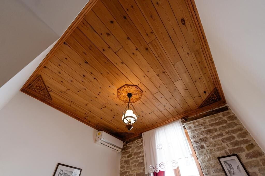Deluxe Double Room, Balcony, City View | Interior