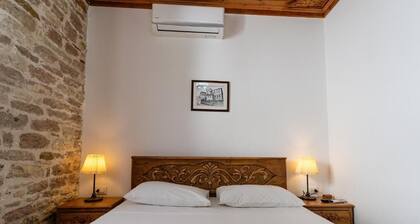 4 Rooms Boutique