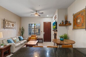 Interior - Casa La Quinta ~ Luxury Condo w/Pool near Old Town (La Quinta)