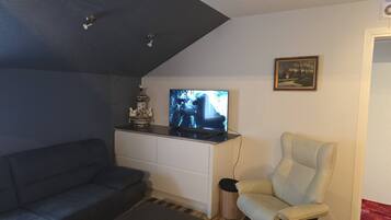 Apartment, 2 Bedrooms, Terrace | Living room