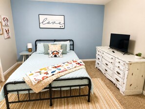 Room - Dog Lovers' Dream Wash Station + Dog Library (Warner Robins)
