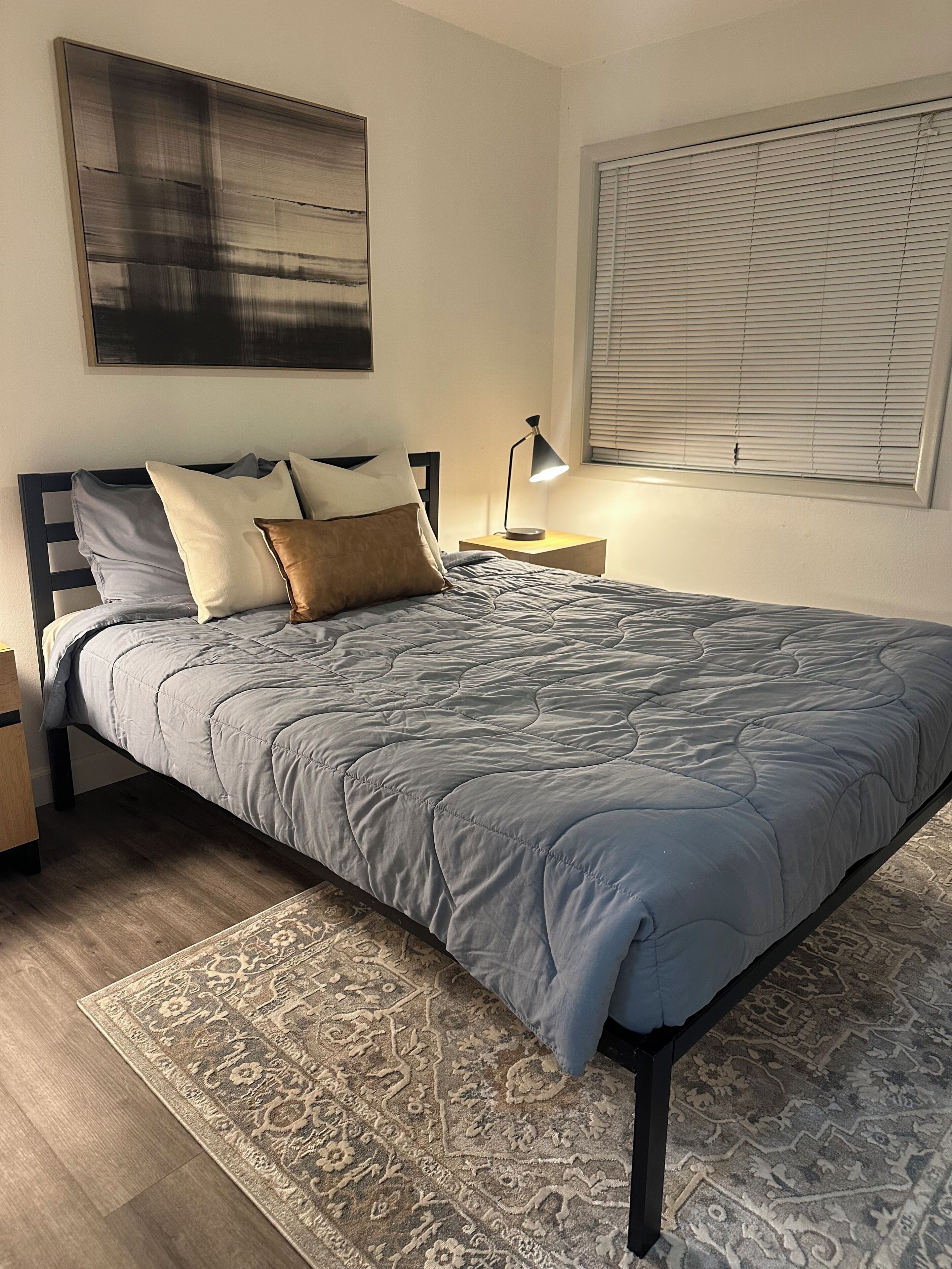 3 bedrooms, iron/ironing board, WiFi (free), bed sheets