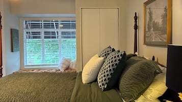 3 slaapkamers, een strijkplank/strijkijzer, wifi, beddengoed