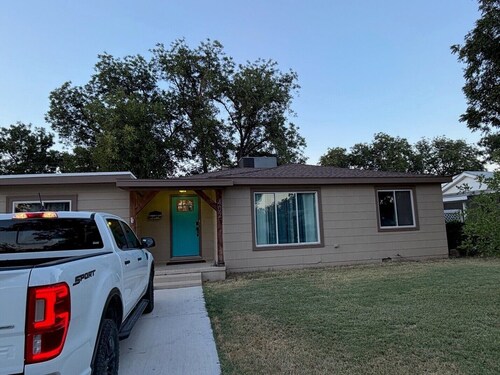  4-bedroom 2 Bath house in Carlsbad NM.  Close to Lake Carlsbad Park area.