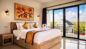 Deluxe Double Room, Balcony, Valley View | Egyptian cotton sheets, premium bedding, down comforters, pillowtop beds - Penida Cabins (Penida Island)