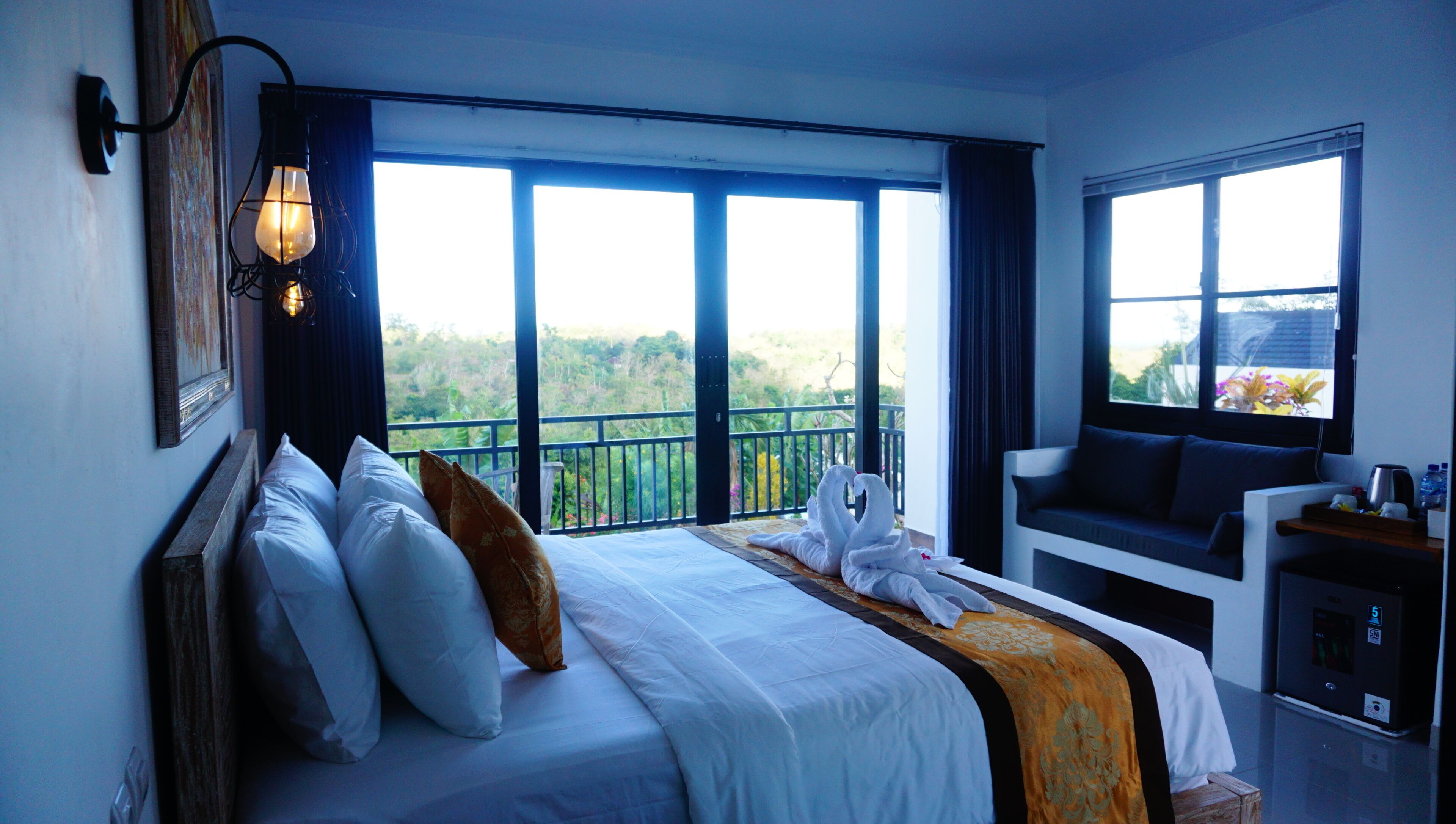 Habitación Deluxe doble, balcón, vistas al valle | Sábanas de algodón egipcio y ropa de cama de alta calidad
