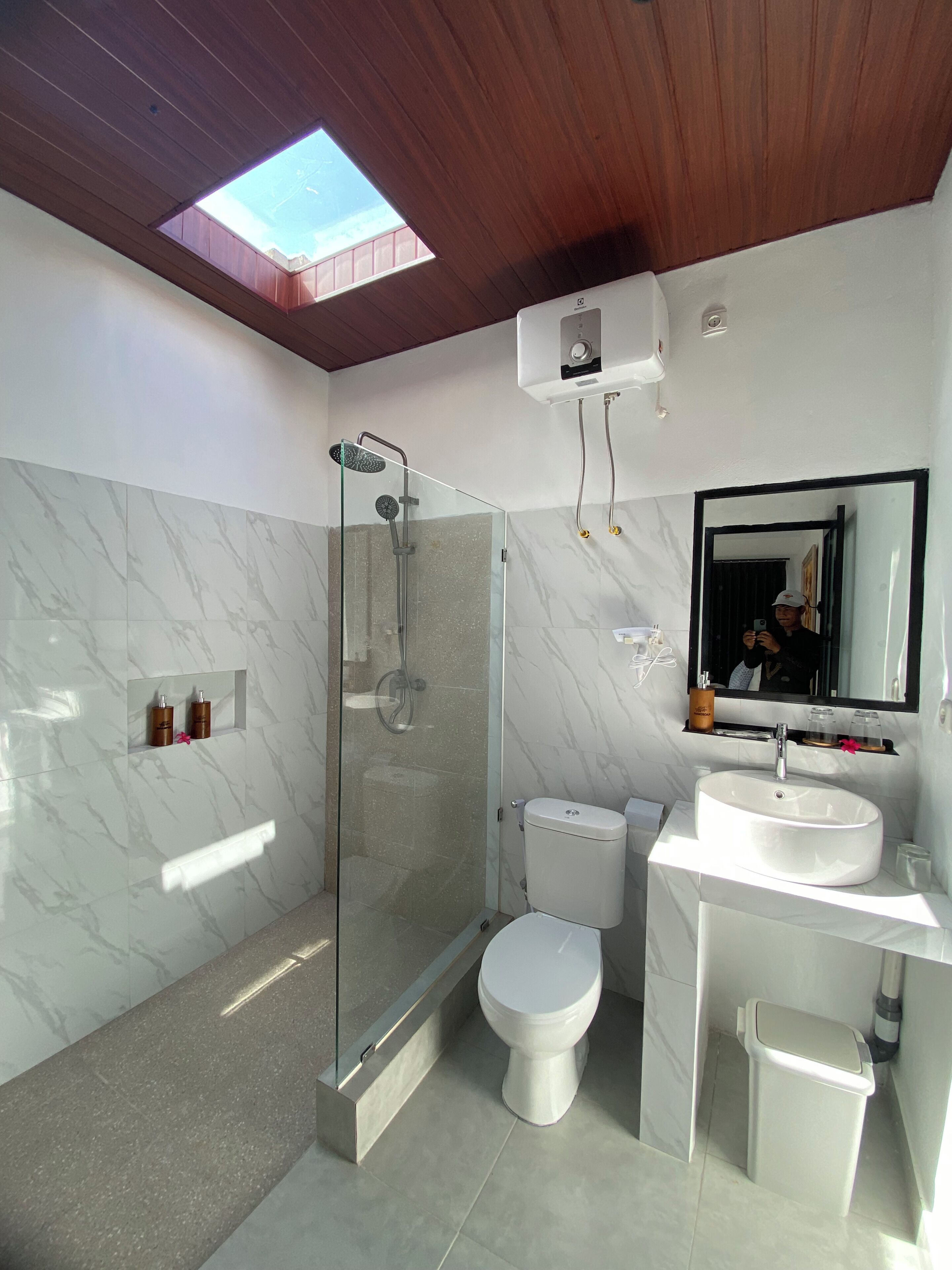 Chambre Double, balcon, vue vallée | Salle de bain | Douche, articles de toilette gratuits, sèche-cheveux