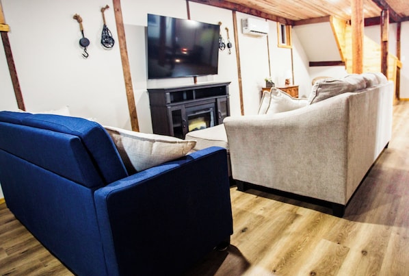 Smart TV, fireplace, music library, stereo