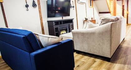 Restored 1800s Barn Retreat 2 bd • 1.5 Bath Between Kalispell & Whitefish