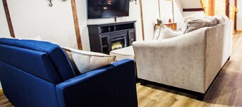 Restored 1800s Barn Retreat 2 bd • 1.5 Bath Between Kalispell & Whitefish