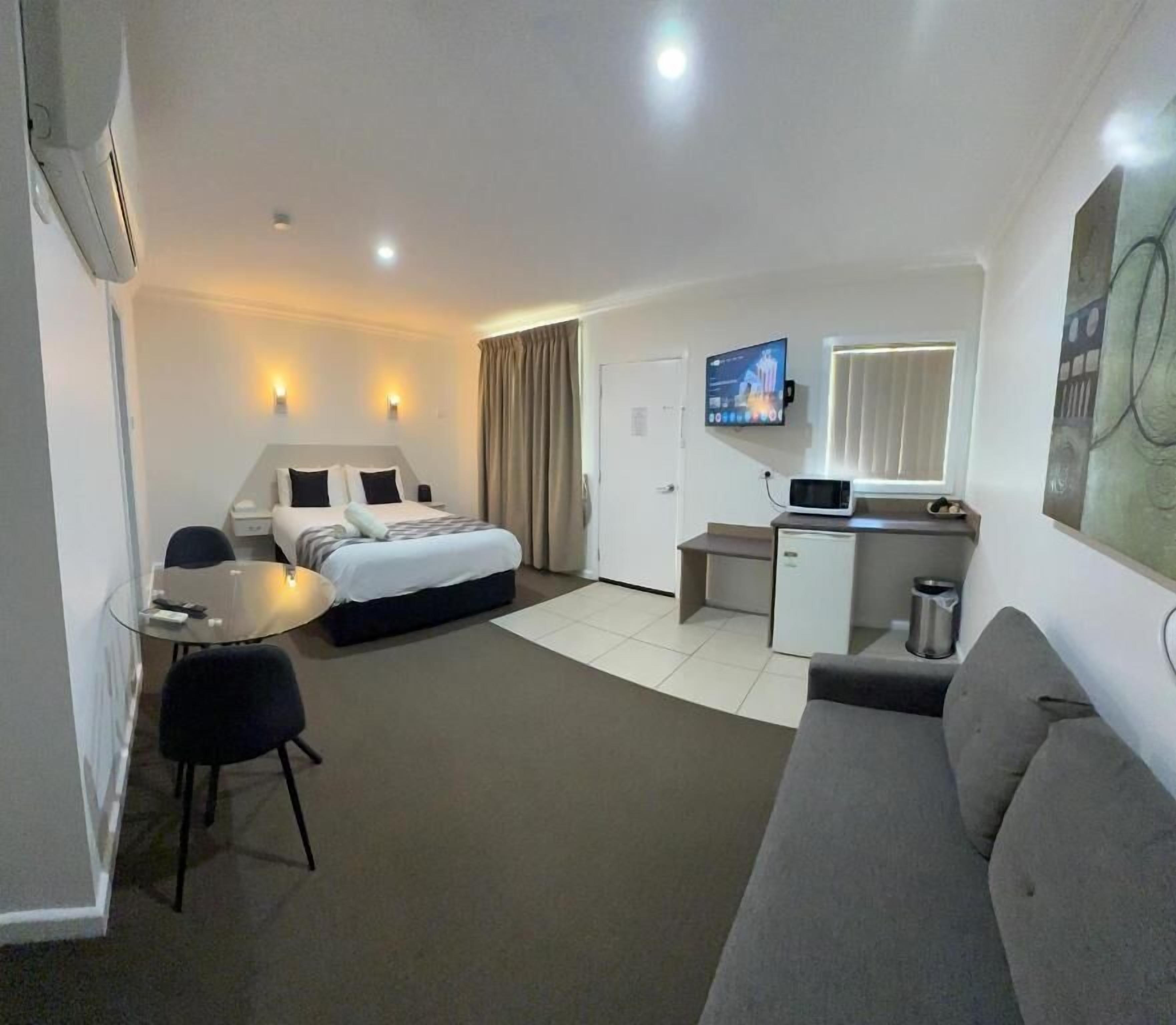 Superior Double Room, 1 Queen Bed, Non Smoking, Housekeeping