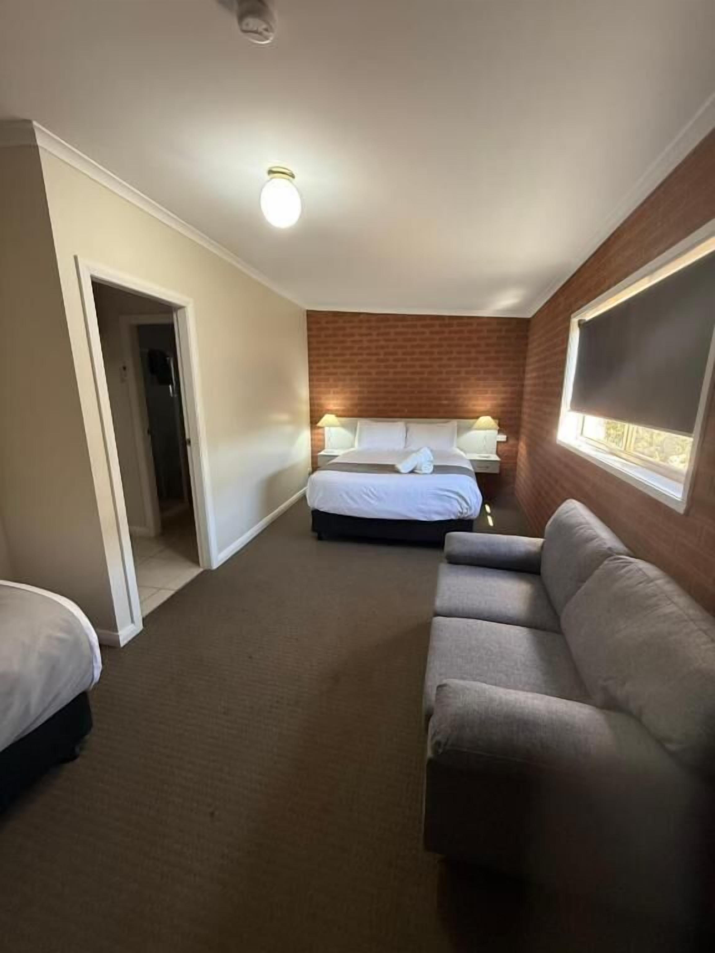 Family Room, Multiple Beds, Non Smoking, Kitchenette
