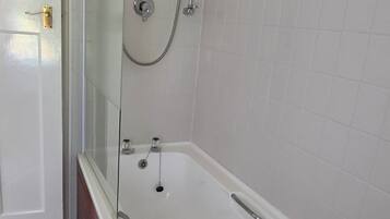 Haartrockner, Handtücher, Toilettenpapier
