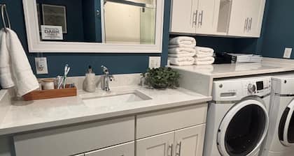 Spacious 3BR Stockton Rivertown Getaway