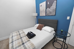 2 bedrooms, iron/ironing board, WiFi (free), bed sheets