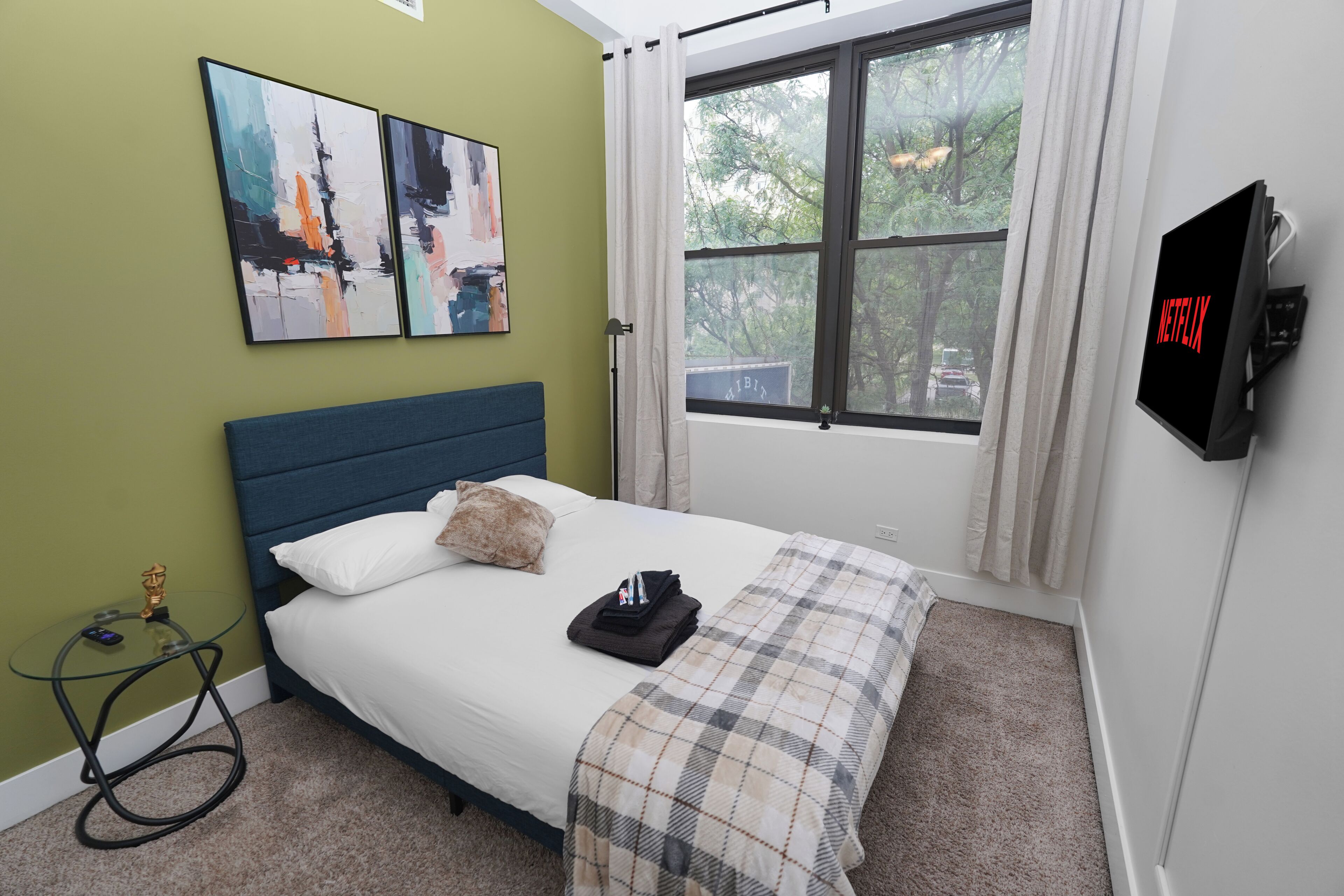 2 habitaciones, tabla de planchar con plancha y wifi gratis 