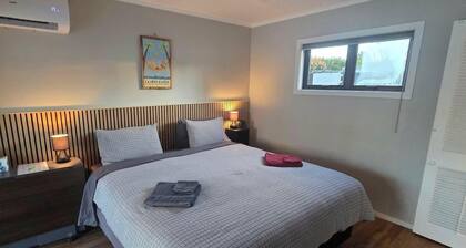 Private Oasis Studio | Pool Views, Split King & Rugby TV