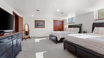 2 bedrooms, iron/ironing board, travel cot, WiFi