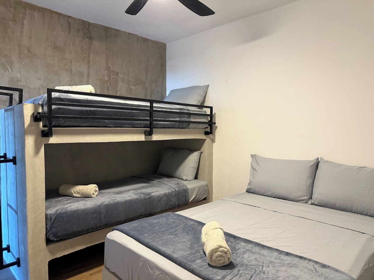 Desk, iron/ironing board, WiFi, bed sheets