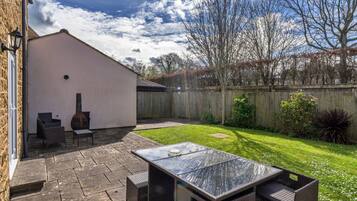 Cottage | Garden