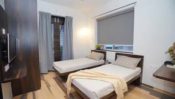 Iron/ironing board, WiFi, bed sheets