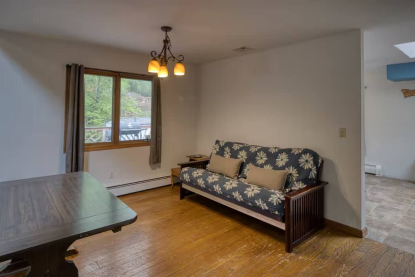 TV, fireplace, stereo