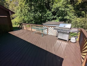 Outdoor dining - Secluded 6BR Retreat Near Lake Hopatcong (Roxbury Township)