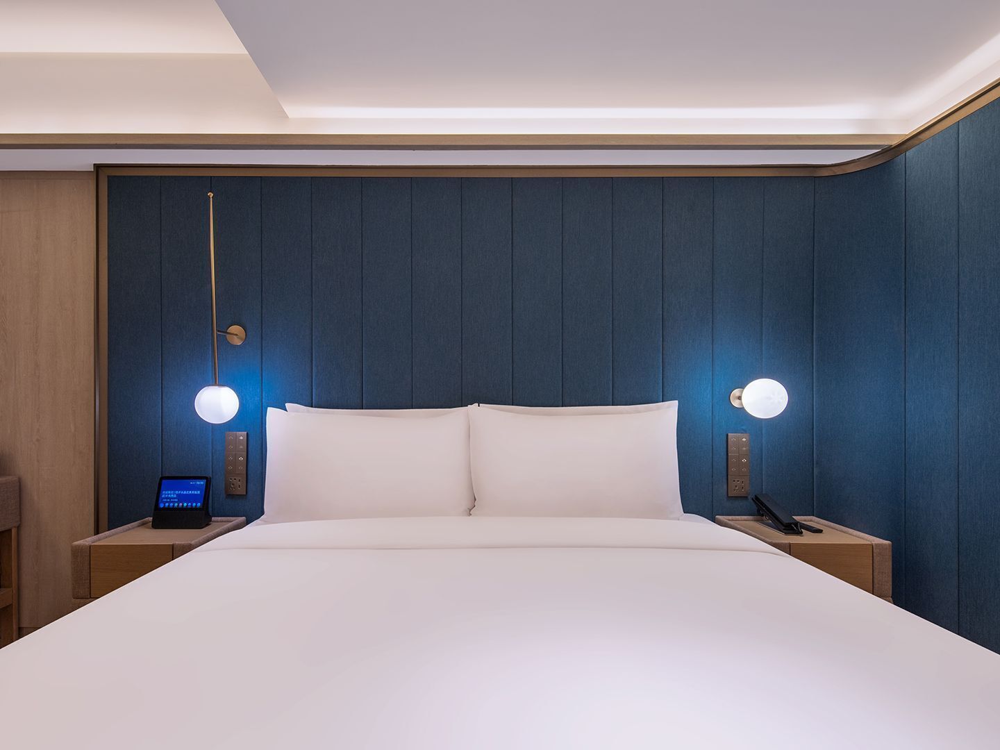 Executive Double Room | Down duvets, memory-foam beds, free minibar, desk