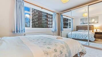 3 bedrooms, iron/ironing board, WiFi, bed sheets