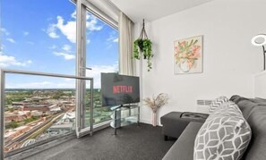 TV, books - #96 World Famous The Rotunda 17th Floor (West Midlands)