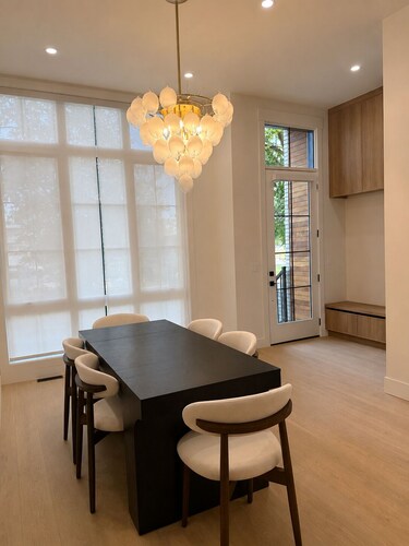 Haven on 54th | Modern Luxury Retreat | 3BR 2.5BA Sleeps 6