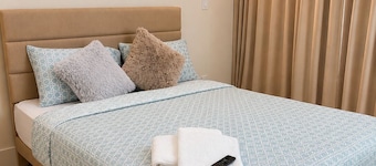 Haven on 54th | Modern Luxury Retreat | 3BR 2.5BA Sleeps 6