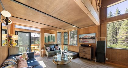 The Wildhaus · Creekside Hot Tub · Dog Friendly