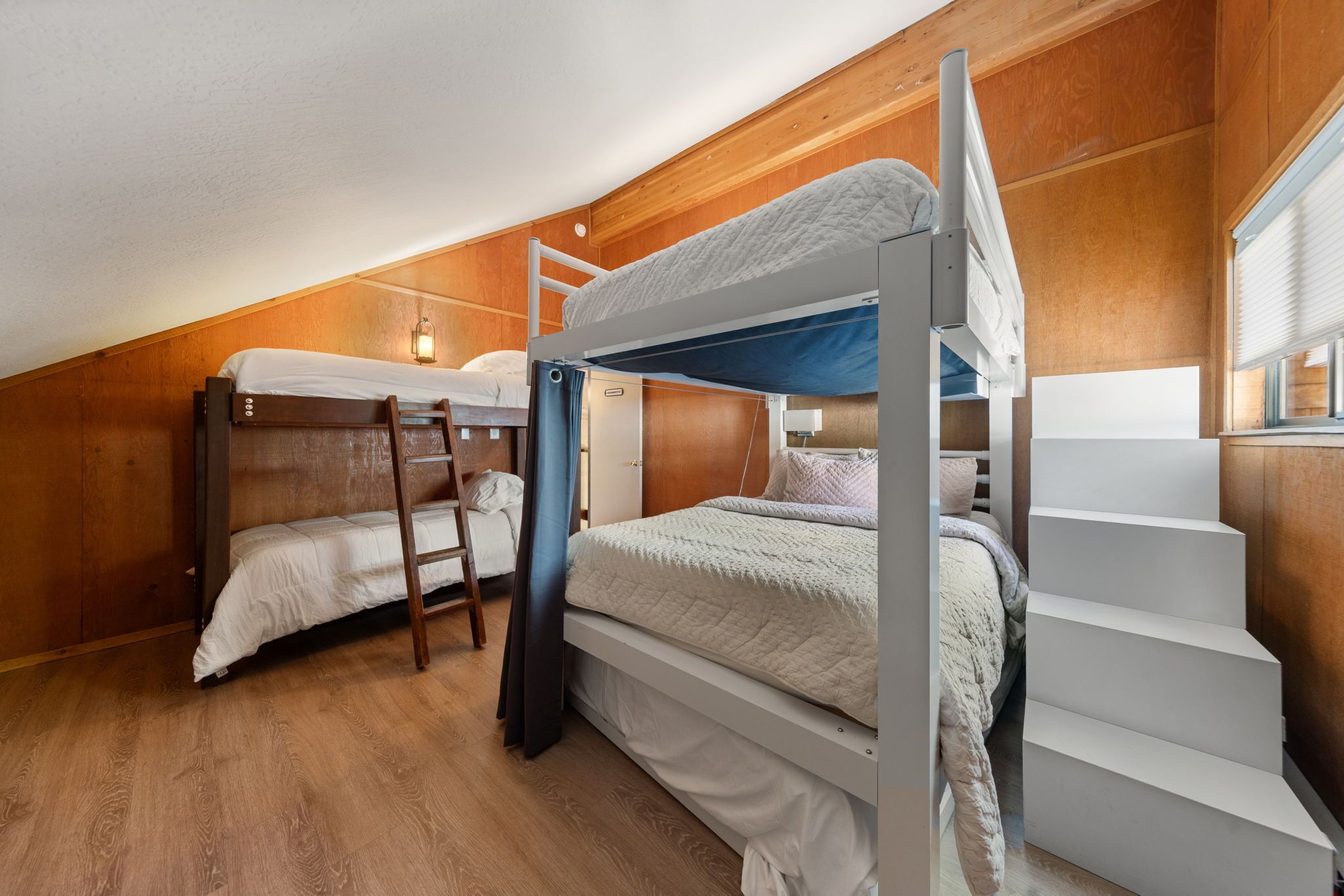 4 bedrooms, in-room safe, desk, iron/ironing board