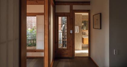 The Prima Hotel Hanok Dambakjae Gyedong