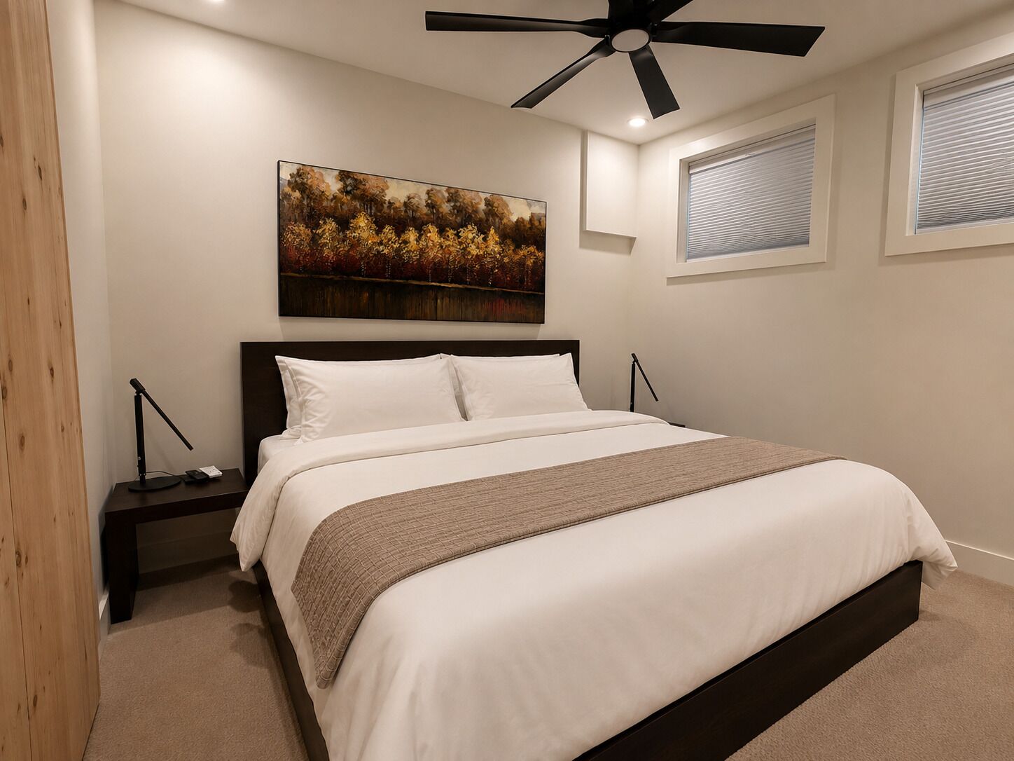 3 bedrooms, desk, iron/ironing board, WiFi (free)